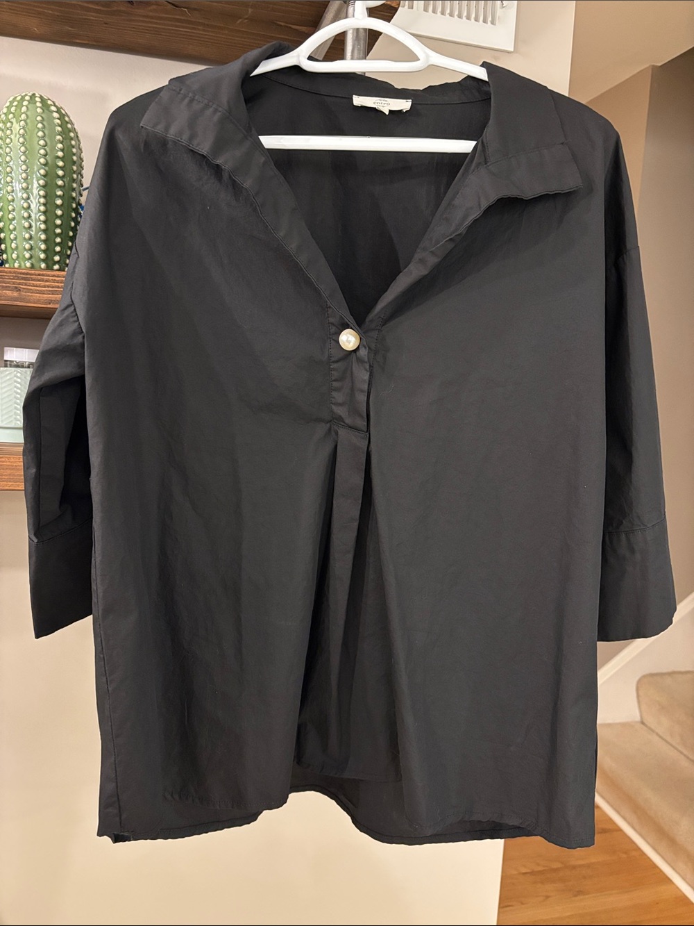 Entro Pearl Accent Tunic Top | Black | Size Small